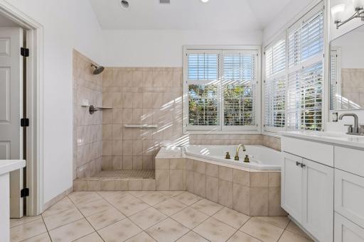 31 Scotch Pine Road, North Oaks, MN 55127