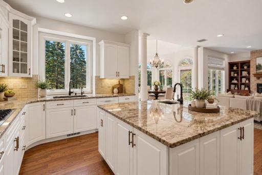 31 Scotch Pine Road, North Oaks, MN 55127
