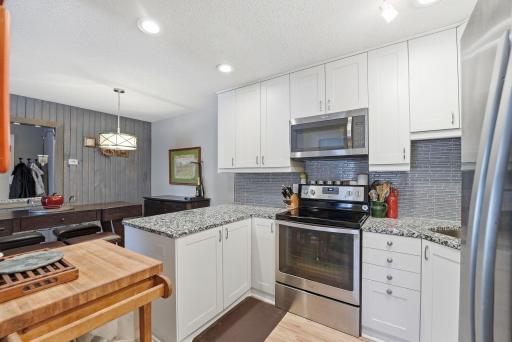 5440 Three Points Boulevard, 523, Mound, MN 55364