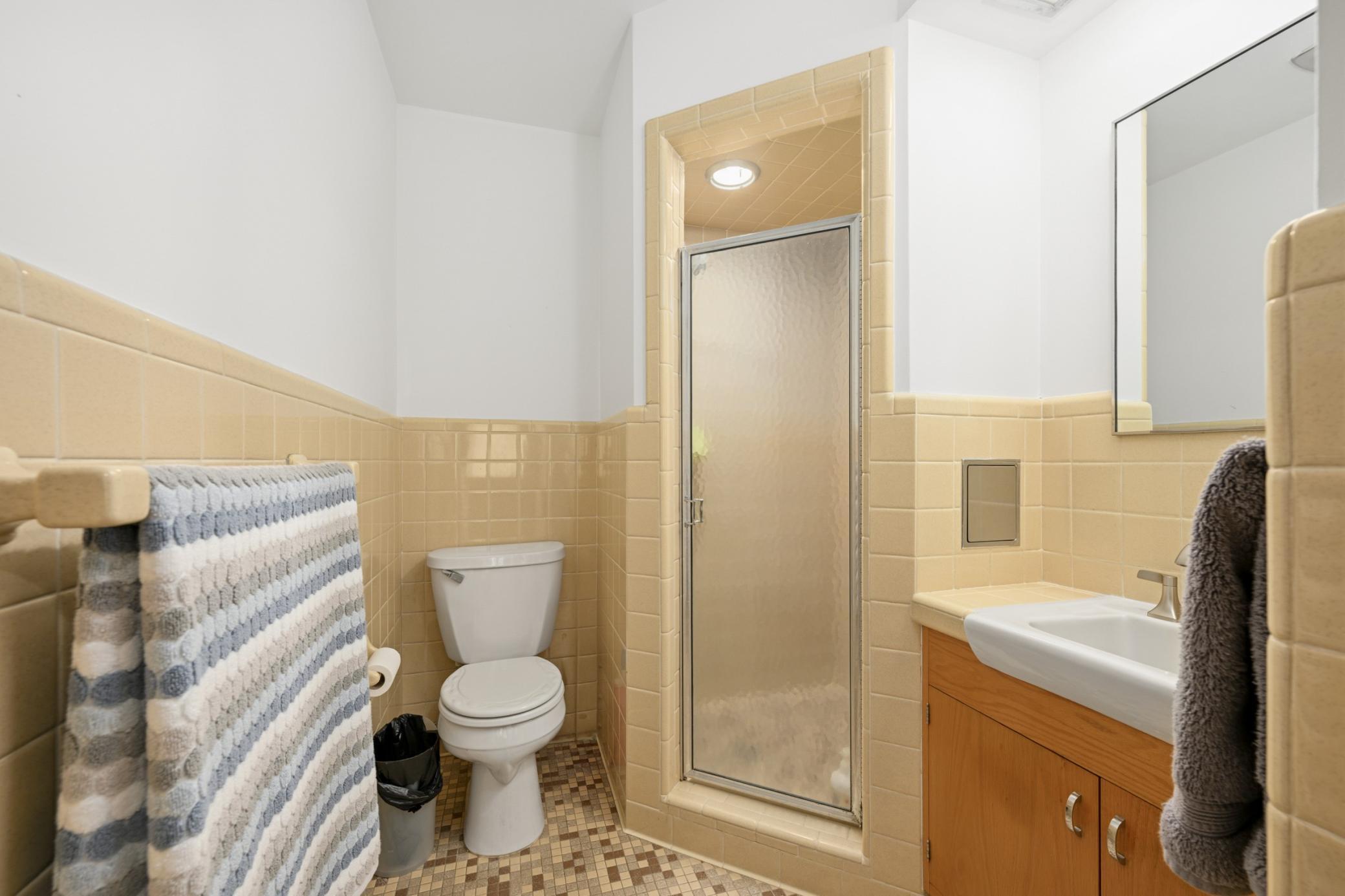 Main Floor Bathroom 2