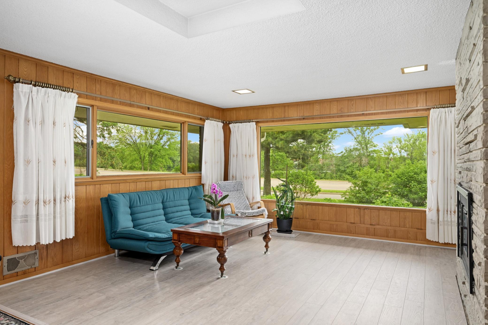 Huge Picture Frame Windows!