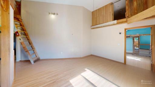 27352-Living-Room-Defurnished.jpg
