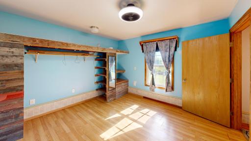 27352-Bedroom 1.jpg