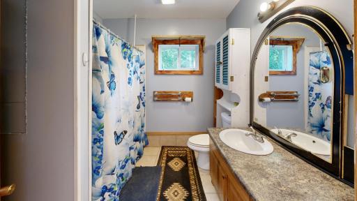 27352-Bathroom.jpg