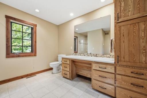 Spacious main bath