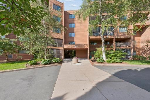 3320 Louisiana Avenue S, 504, Minneapolis, MN 55426