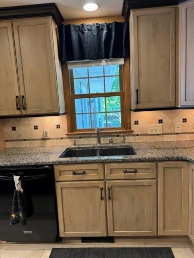 1665 5th Street NW, Saint Paul, MN 55112