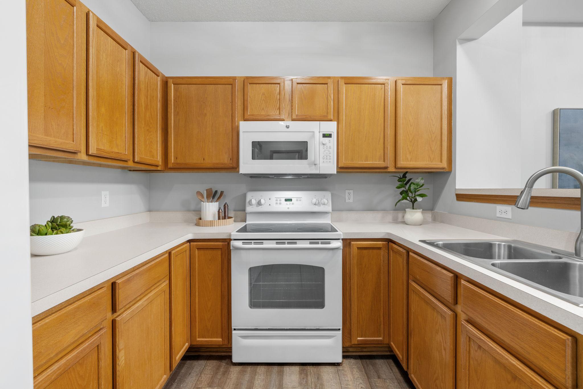 Lot's of cabinet space
