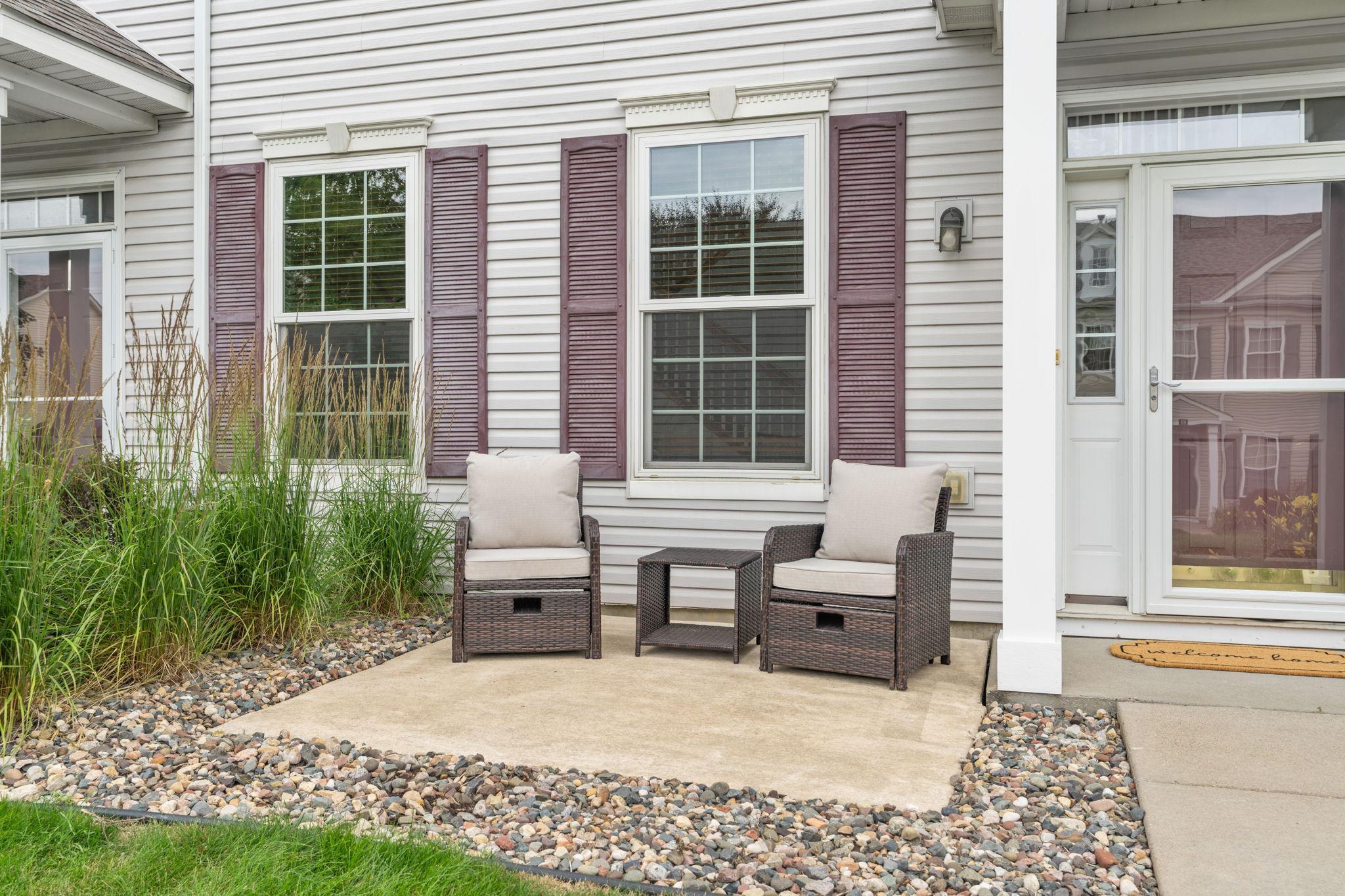 Front porch to enjoy the courtyard space
