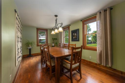 Separate formal dining room