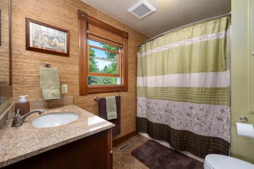 3/4 Main bath