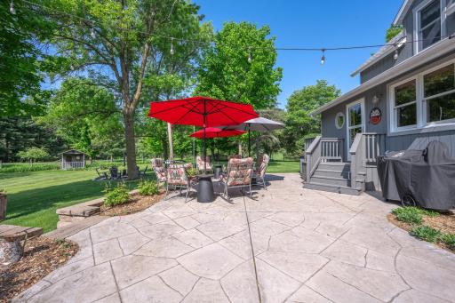 Can't you just picture sipping lemonade here?