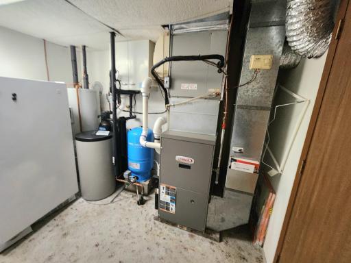 Updated Lennox high efficiency furnace and quality Kinetico water softener and treatment system. Also enjoy Kinetico Reverse Osmosis water at kitchen sink and ice makers in each refrigerator.