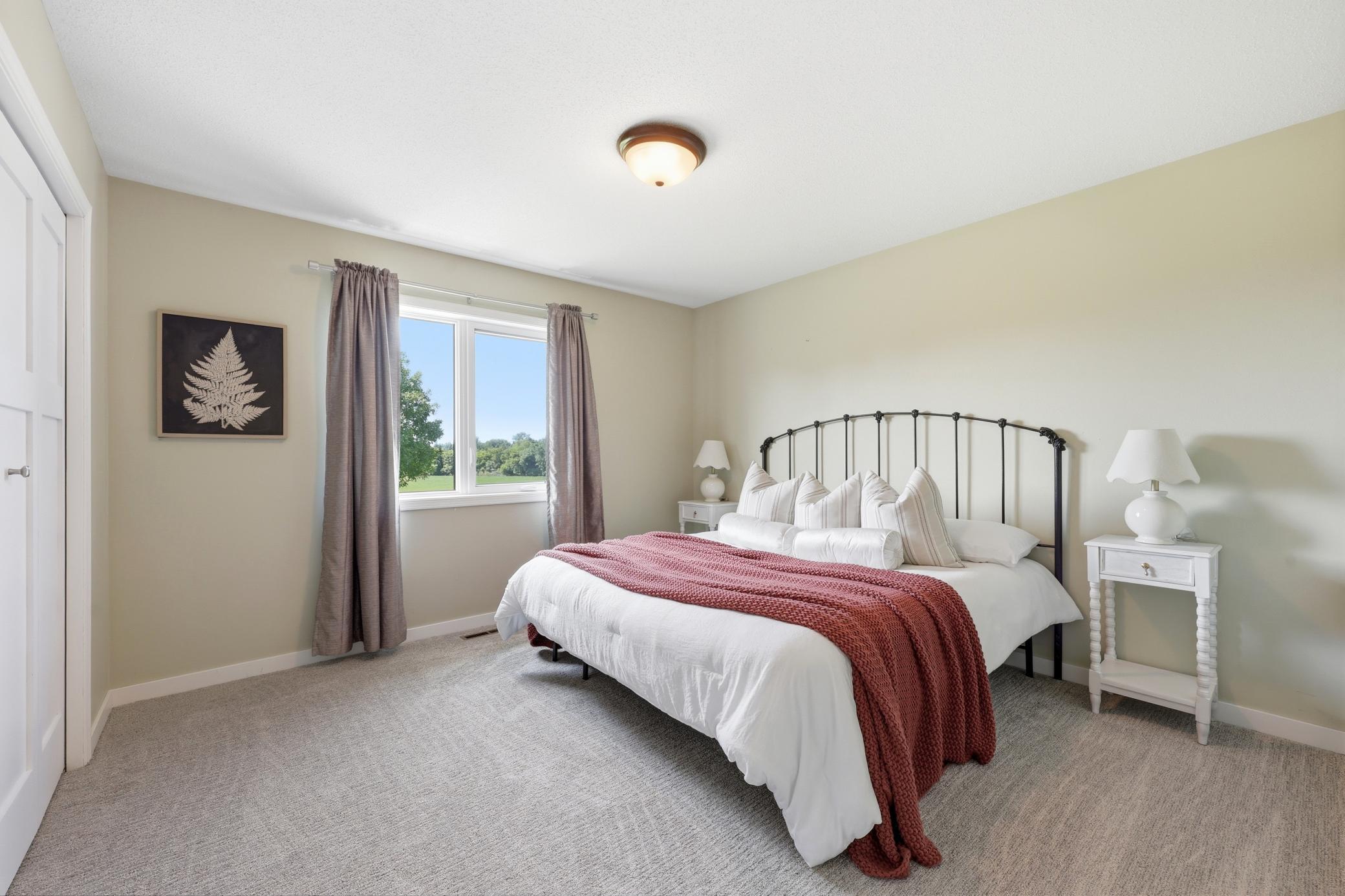 2nd bedroom - upper level