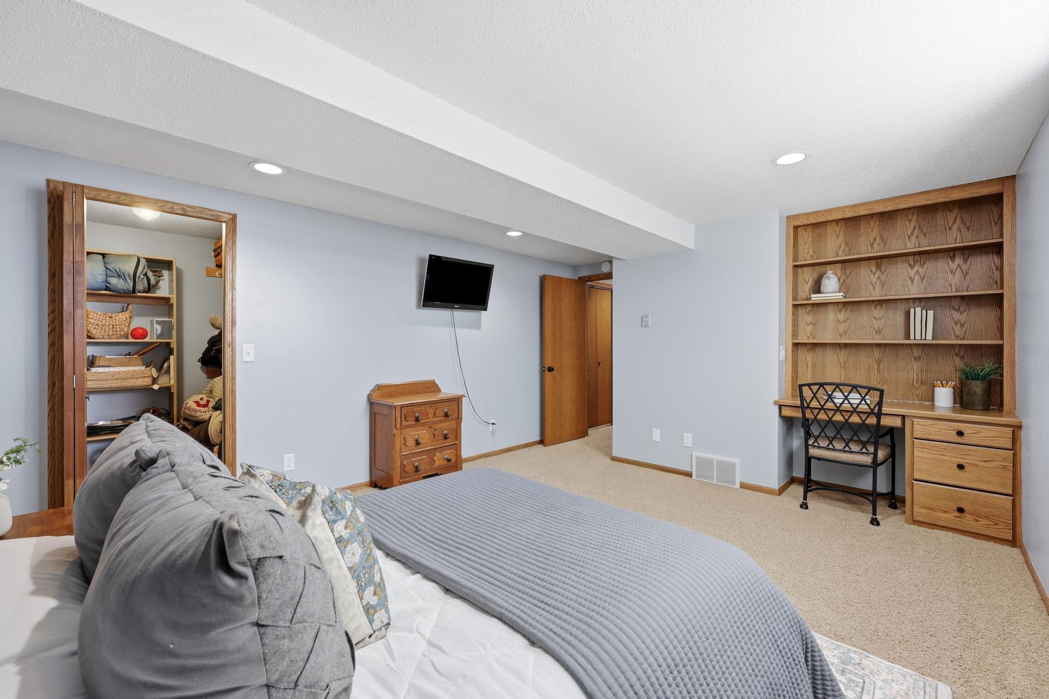 W-in closet in 5th bedroom