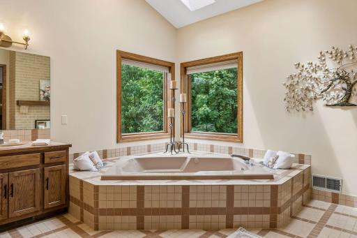 Be bathed in luxury as you enjoy the gorgeous fireplace. Perfect place to unwind at day's end~