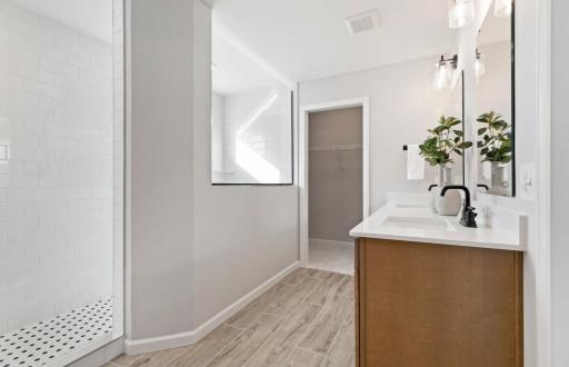 PUL-MIN-Hawthorne-Continental-Owners Bath-1920x1240.jpg