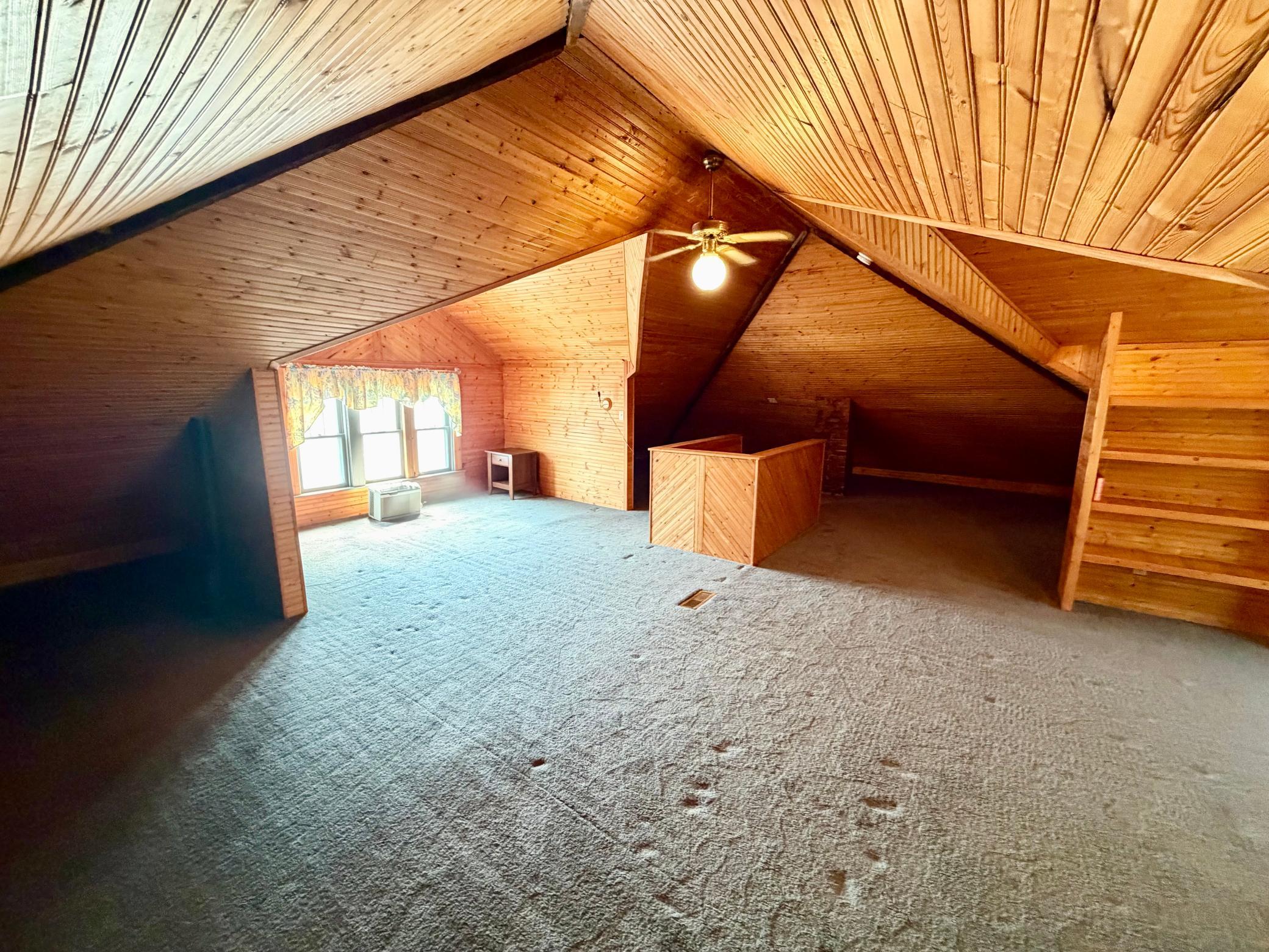 Vaulted 2nd Floor