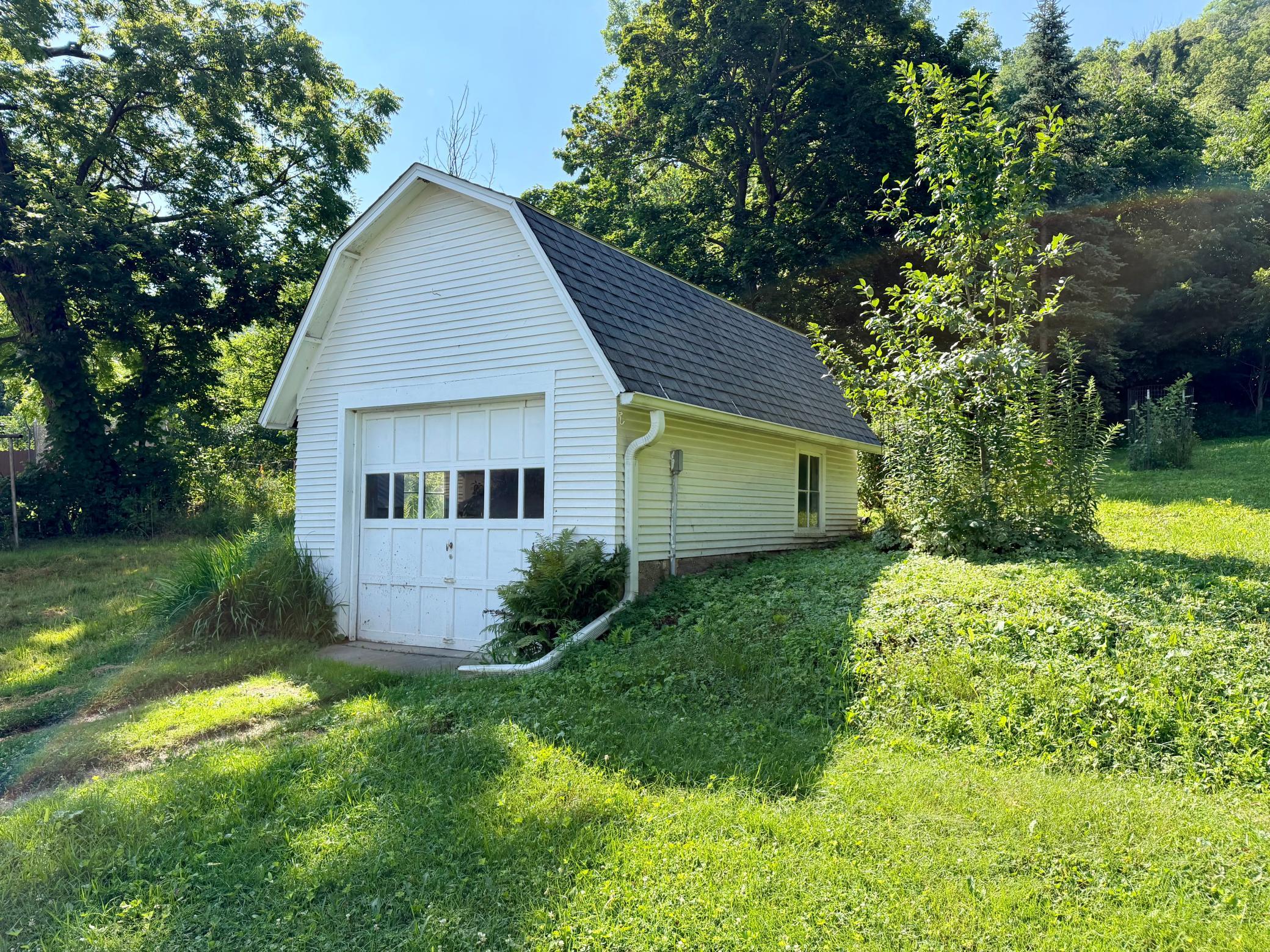 Detached Garage