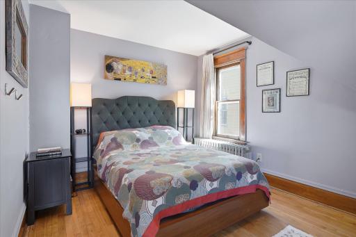 Queen sized bed - could fit a king with a few adjustments.