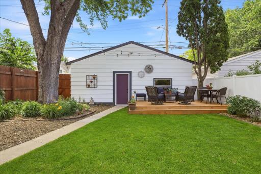Seller positioned deck near garage for extra shade on summer days & an opportunity to host back yard events.