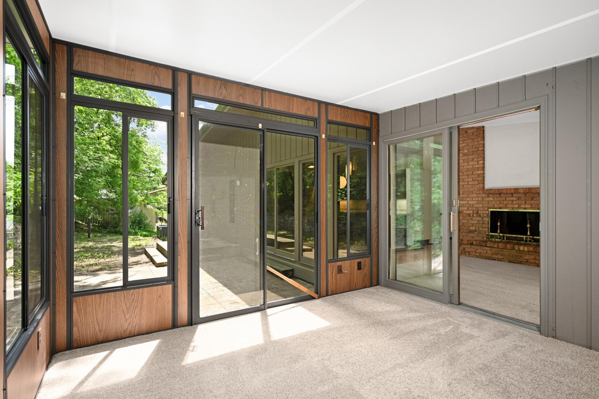5 Sunroom In.jpg