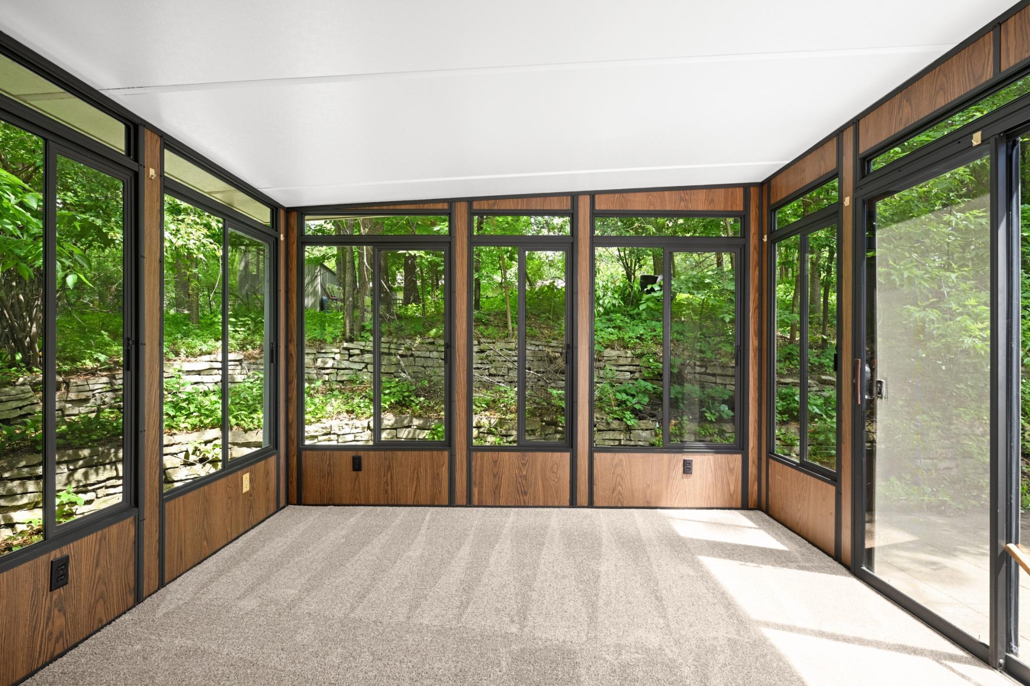 4 Sunroom.jpg