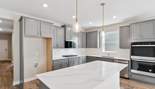 2156 Bluff Heights Drive, Shakopee, MN 55379