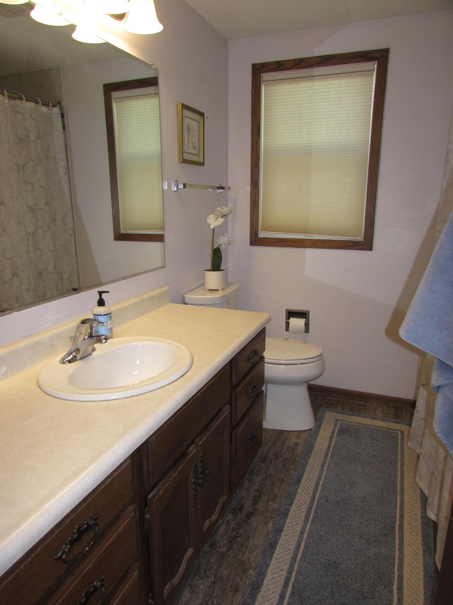 Main Floor Bath - Full