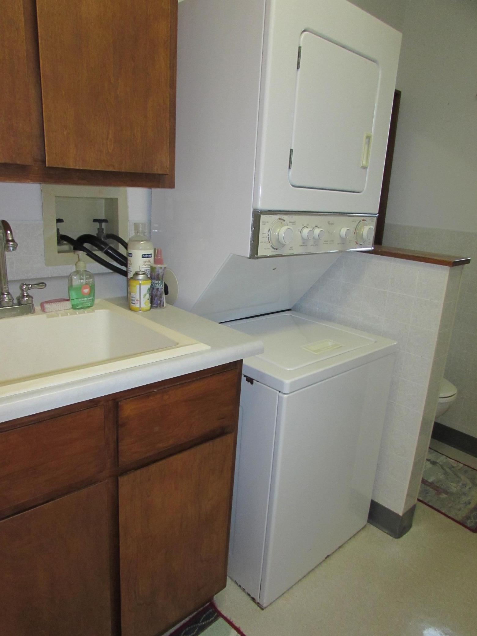Laundry Room/1/2 Bath