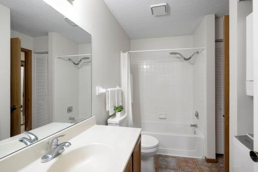 2150 Ridge Drive, 14, Minneapolis, MN 55416