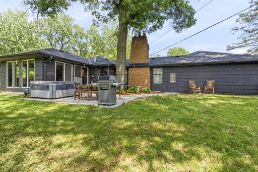 Concrete patio, great for relaxing and entertaining!