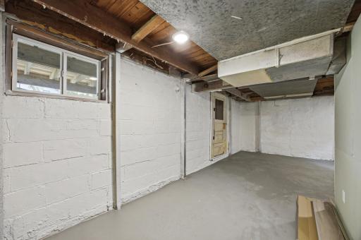 1124 University Drive S, Fargo, ND 58103