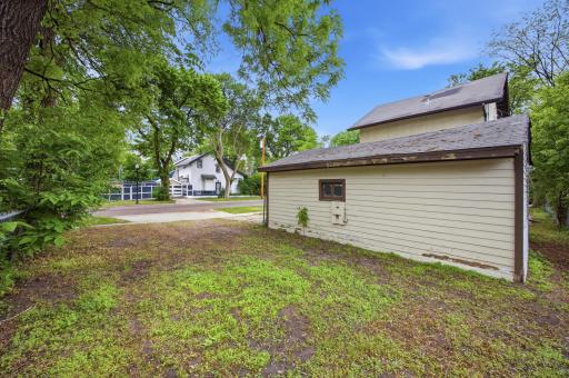 1124 University Drive S, Fargo, ND 58103