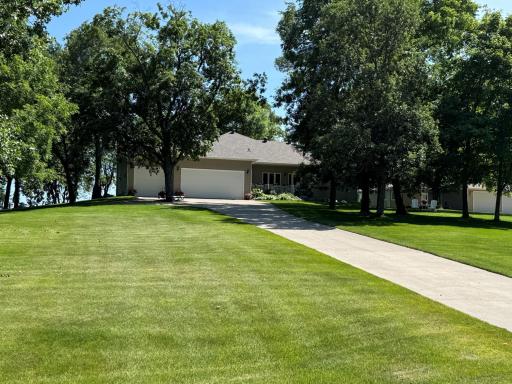 55-Cement driveway and all tar access.jpg