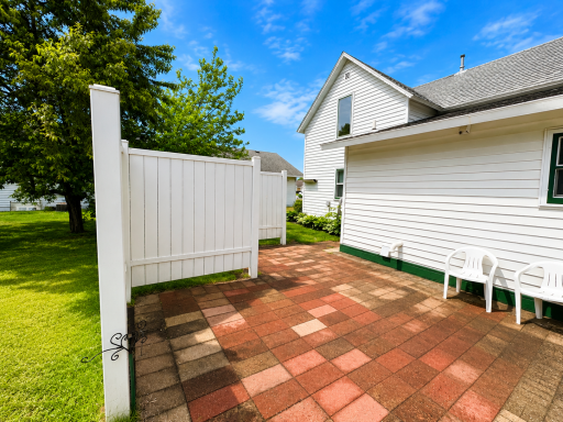 535 1st Avenue N, Perham, MN 56573
