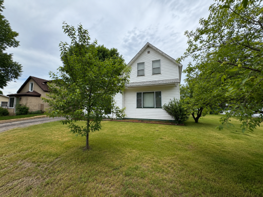 535 1st Avenue N, Perham, MN 56573