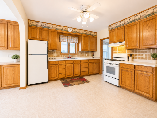 535 1st Avenue N, Perham, MN 56573