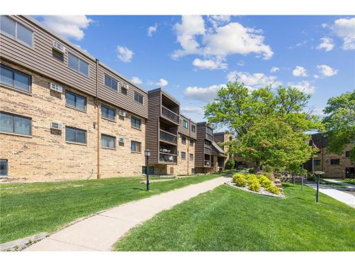 999 41st Avenue NE, 212, Minneapolis, MN 55421