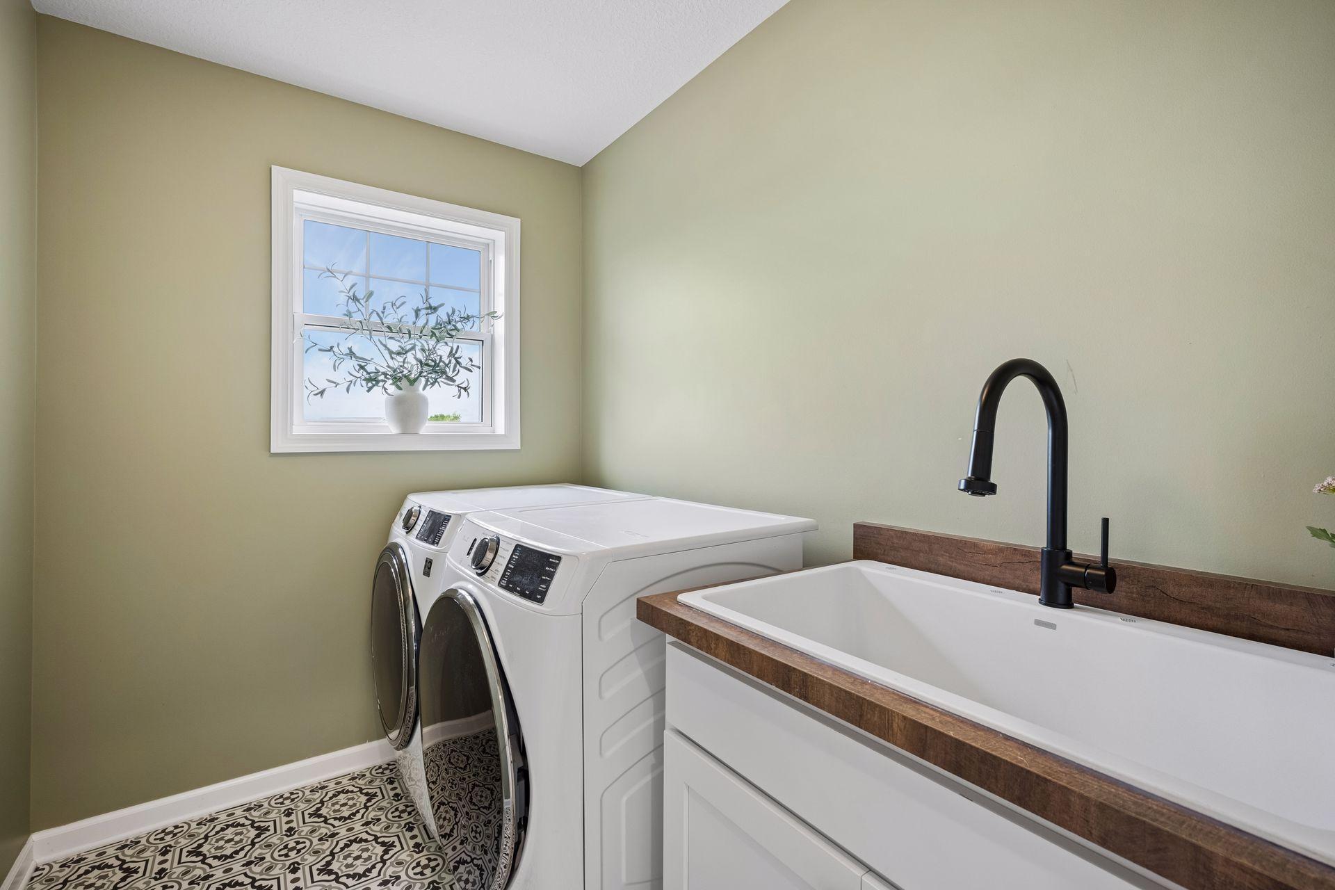 Laundry & Dog Bath Sink - Upper Level