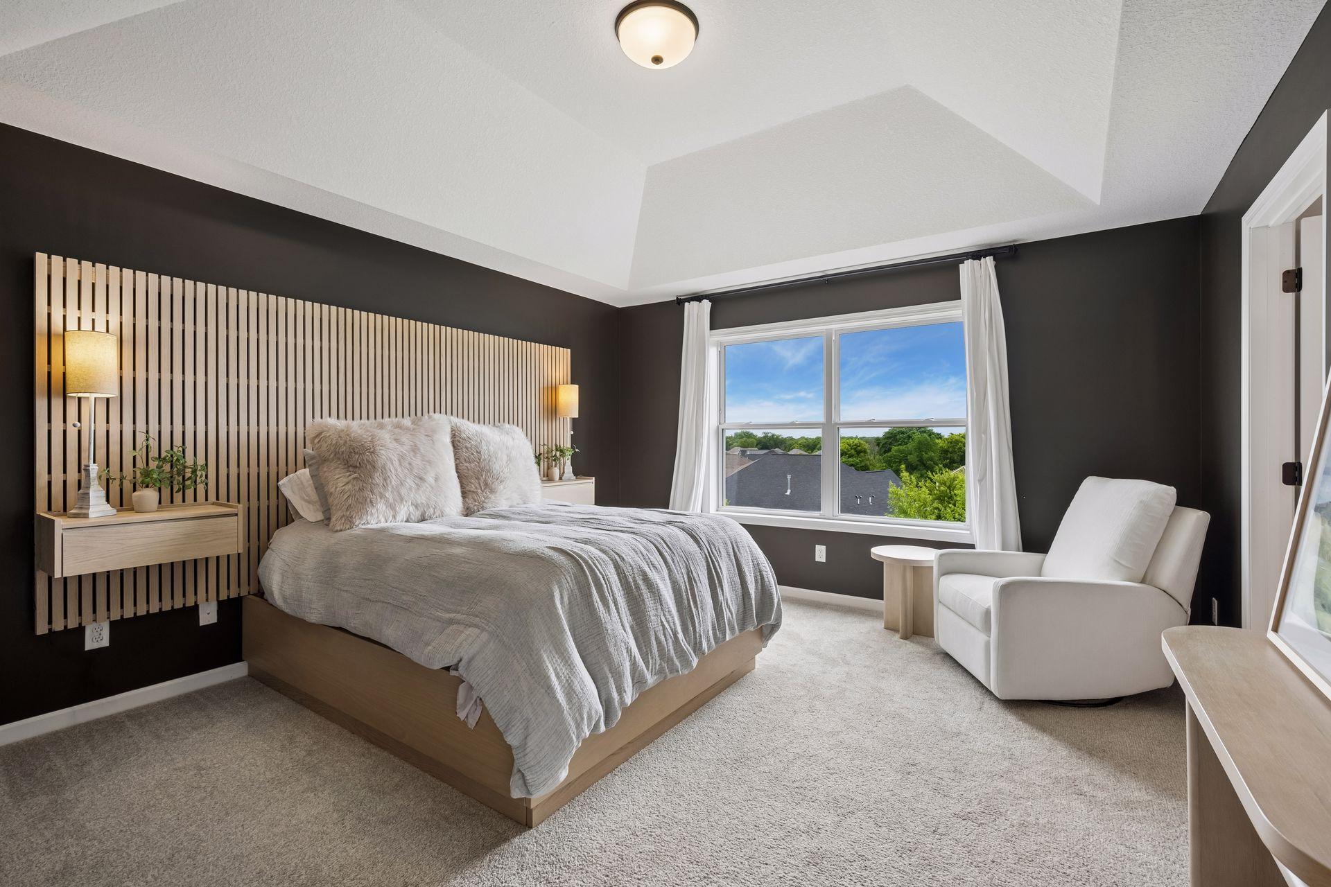 Primary Bedroom w/ Walk-in Closet & 3/4 Bath Ensuite