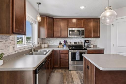 Kitchen w/ Center Island