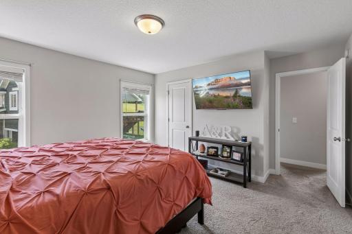 Primary Bedroom w/ Walk-in Closet & 3/4 Bath Ensuite