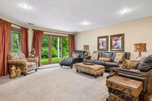 18464 Farmstead Circle, Eden Prairie, MN 55347