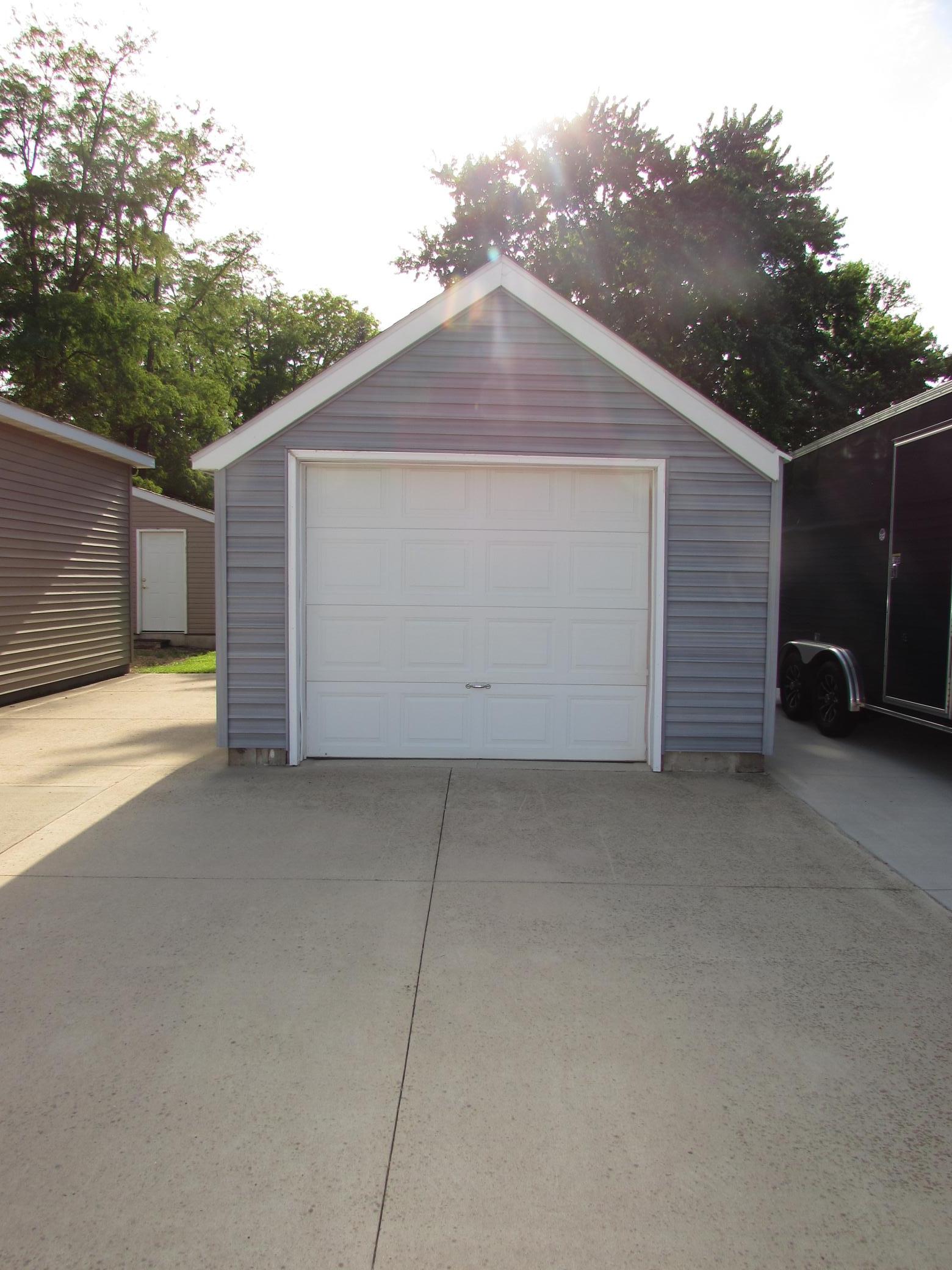 Single Unattached Garage