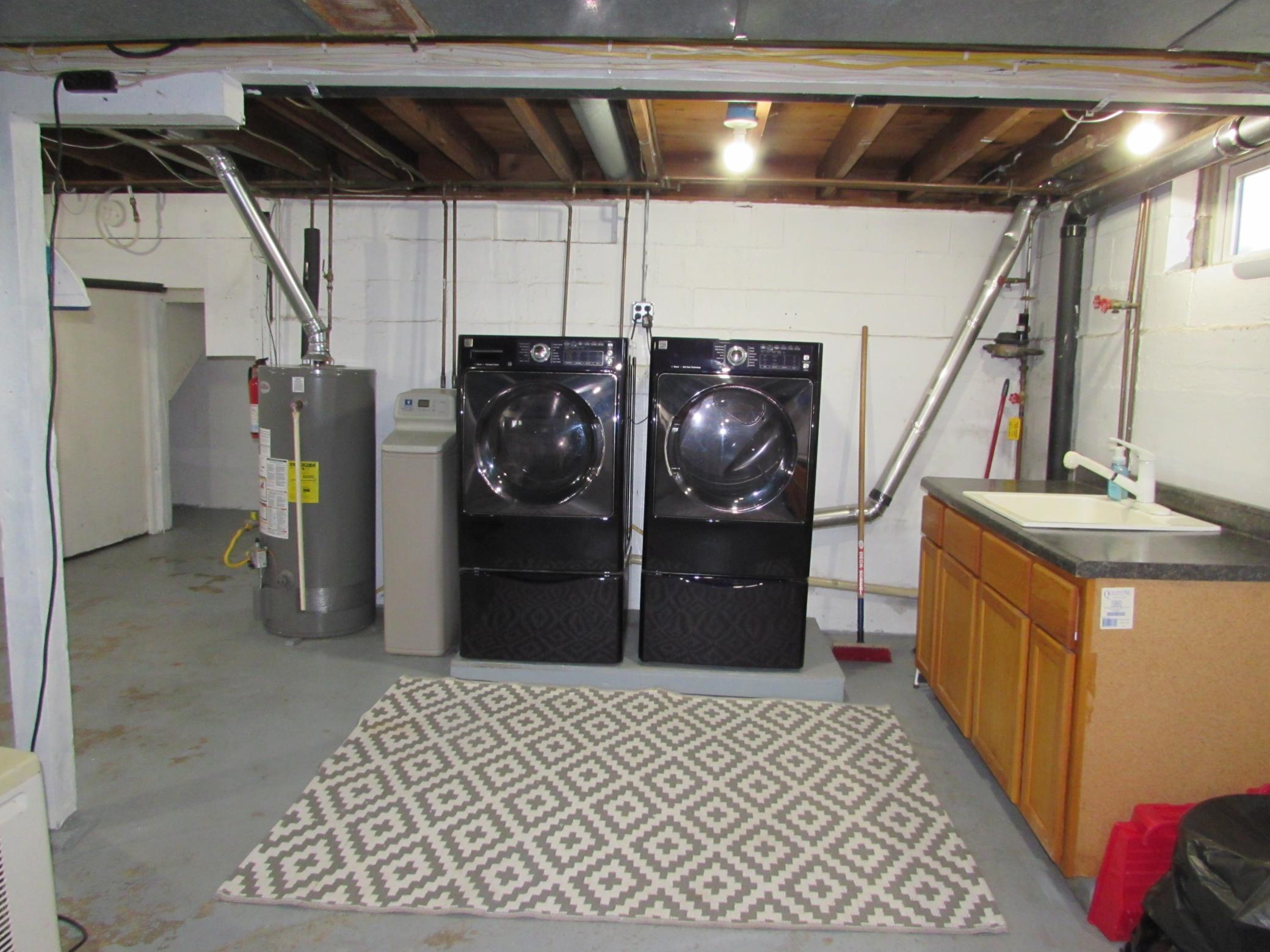 Basement/Laundry
