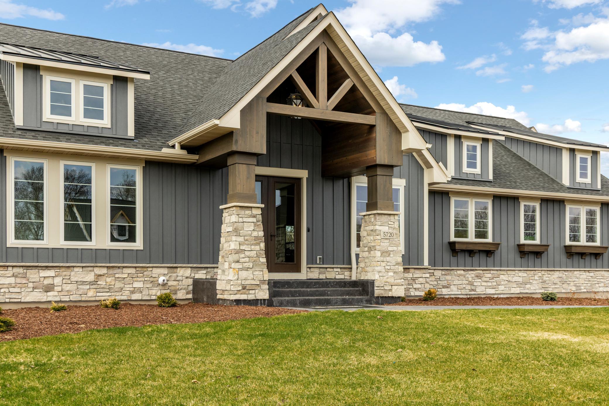 Creative Homes - 5720 57th Pl N - Exteriors - 004.jpg