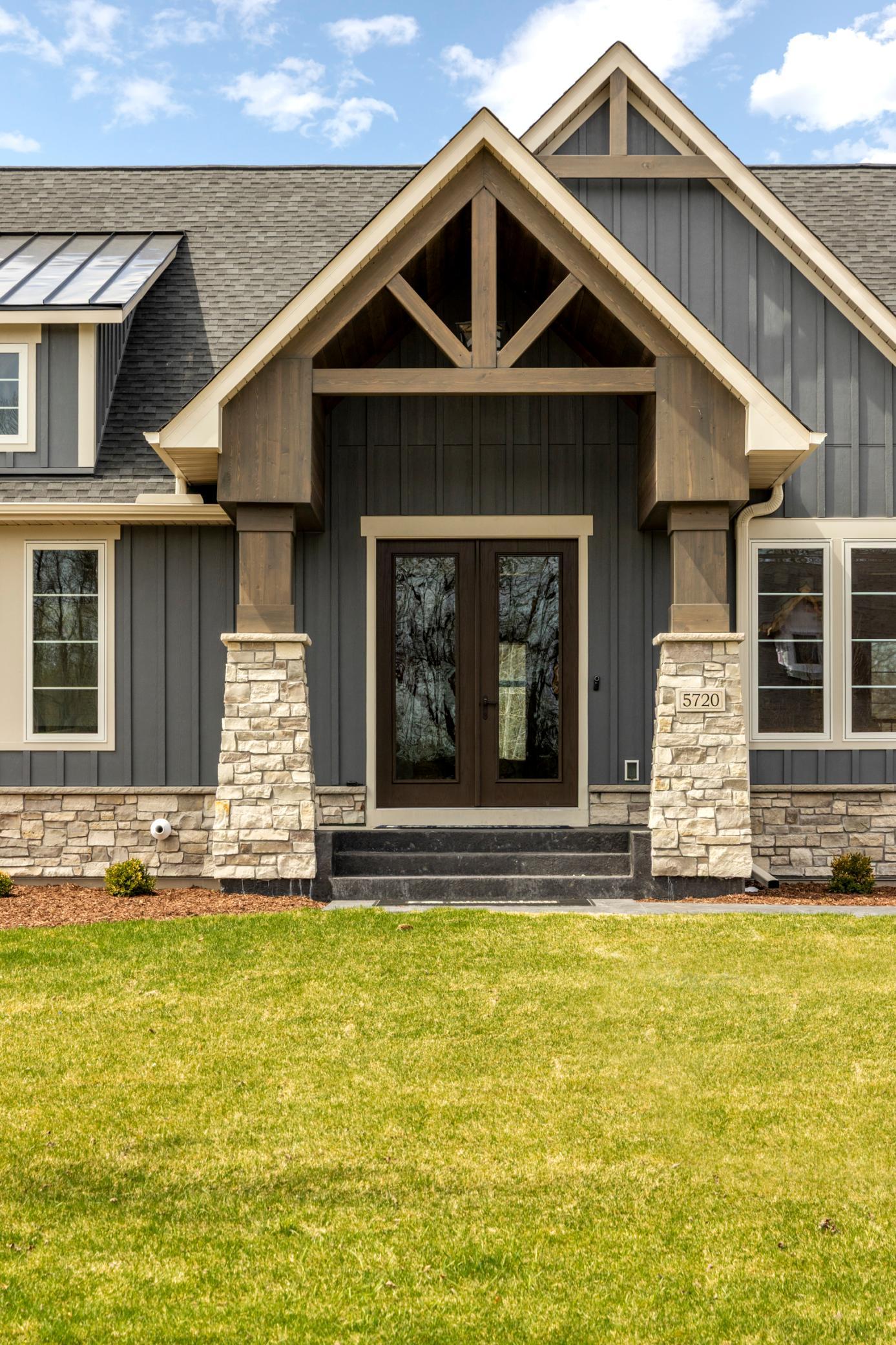 Creative Homes - 5720 57th Pl N - Exteriors - 005.jpg