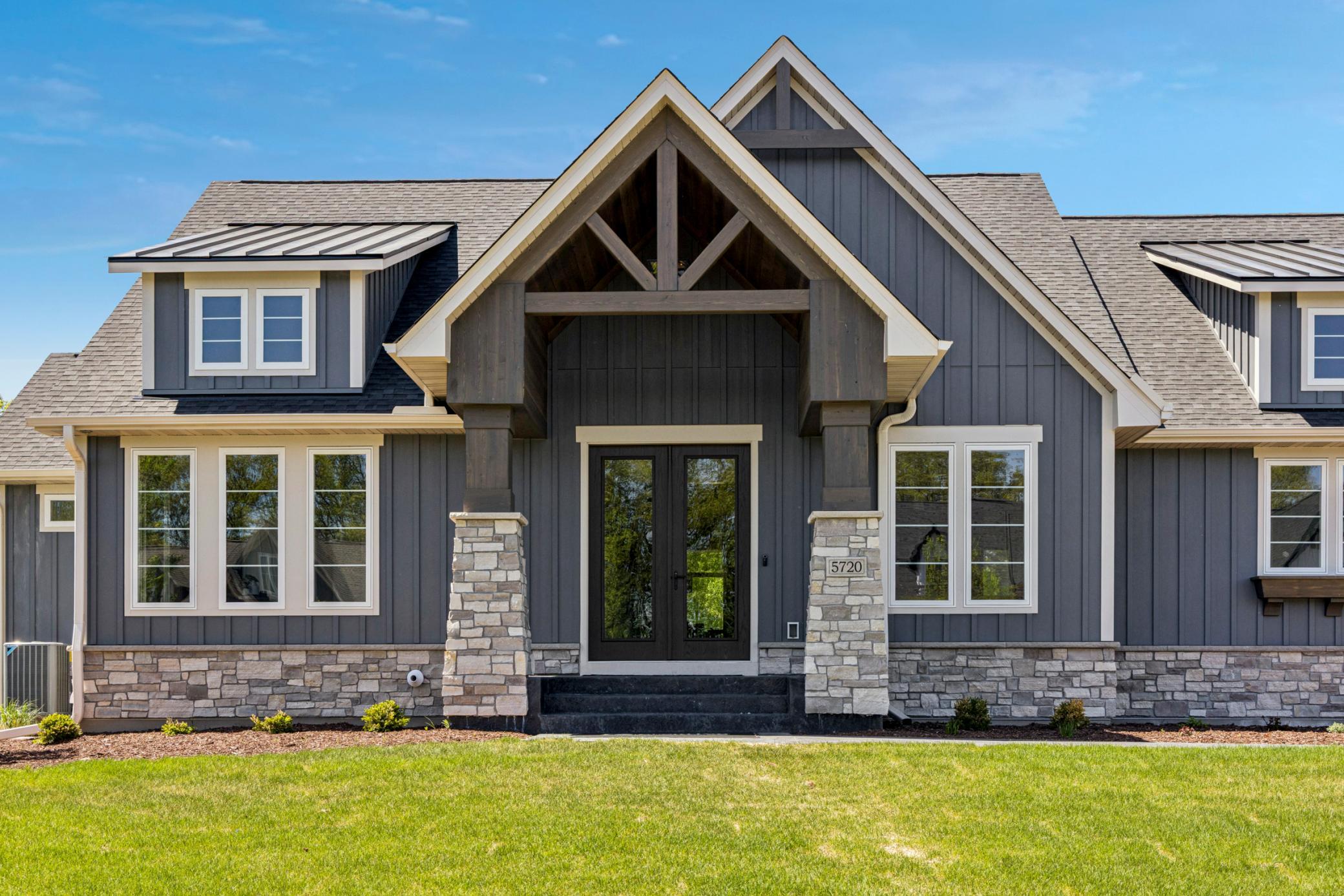 Creative Homes - 5720 57th St N - 002.jpg