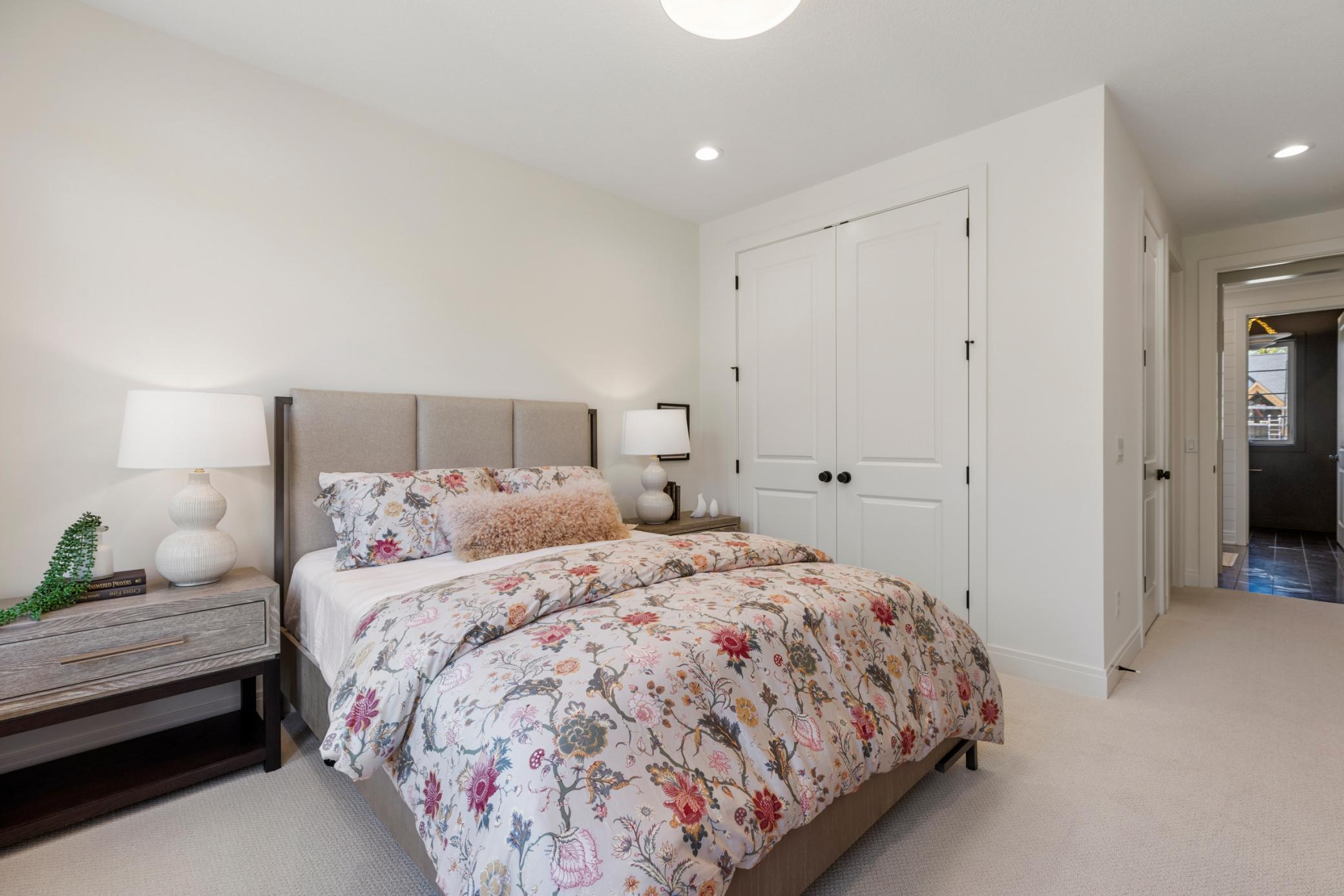 Creative Homes - 5720 57th St N - 051.jpg